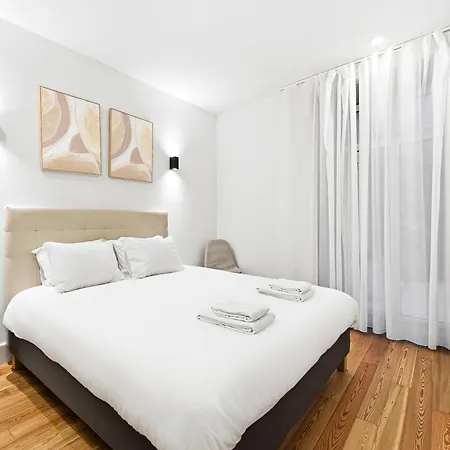 Calm Terrace Apartment